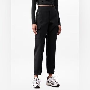 Athleta Endless High Rise Cargo Pant, 6/Tall, Black, EUC